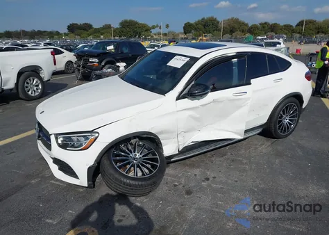2021 Mercedes-Benz Glc 300 4Matic Coupe z USA, uszkodzony, nr VIN W1N0J8EB8MF877529